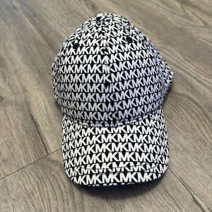 Michael Kors hat
